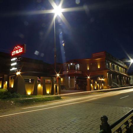 Hotel City Palace Ooty Bagian luar foto