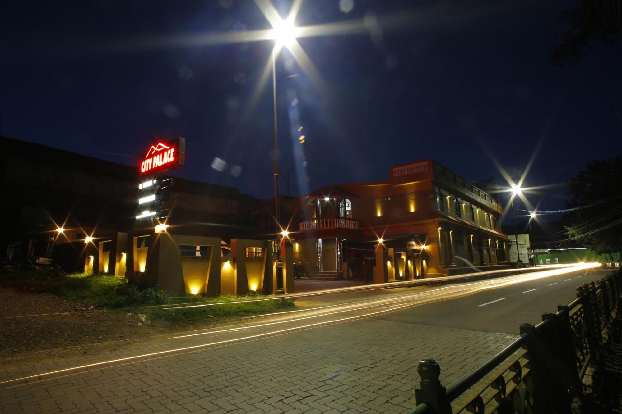 Hotel City Palace Ooty Bagian luar foto