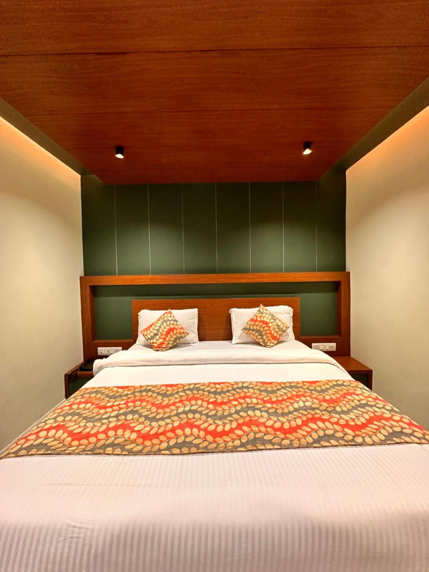 Hotel City Palace Ooty Bagian luar foto