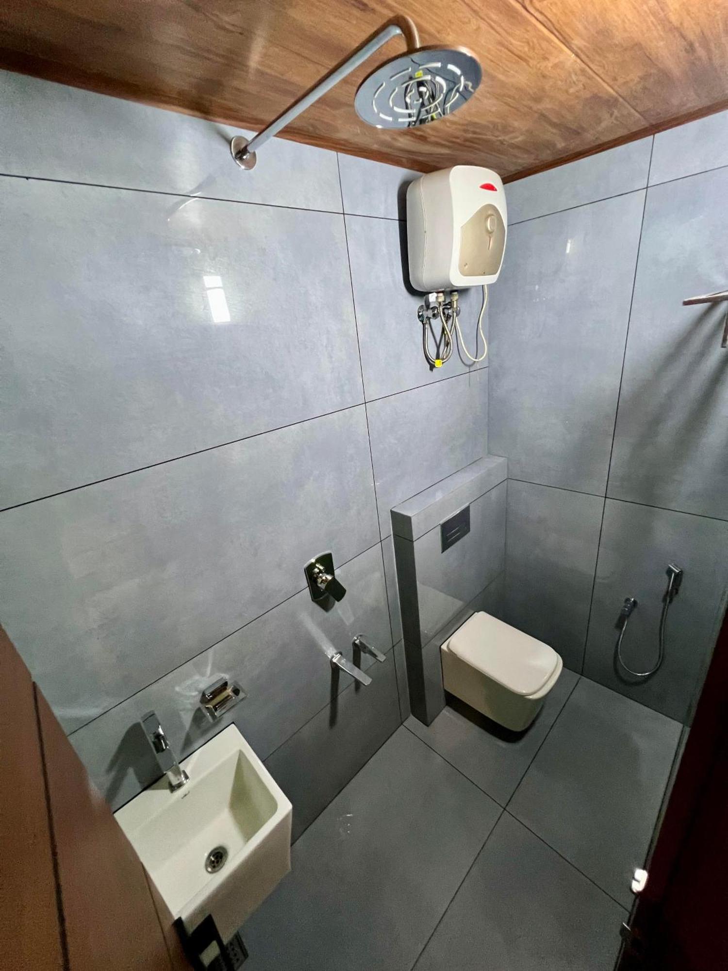 Hotel City Palace Ooty Bagian luar foto