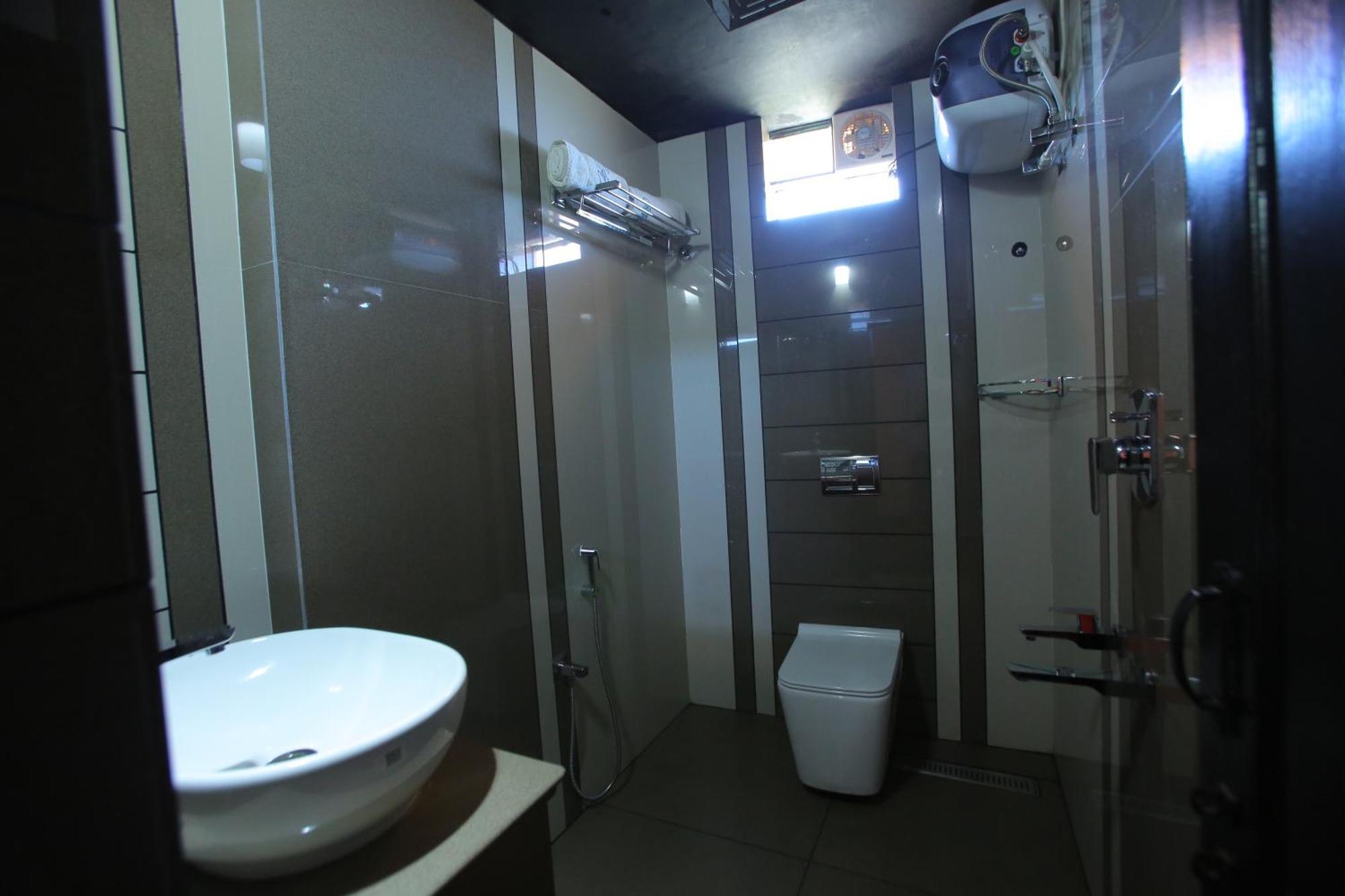 Hotel City Palace Ooty Bagian luar foto