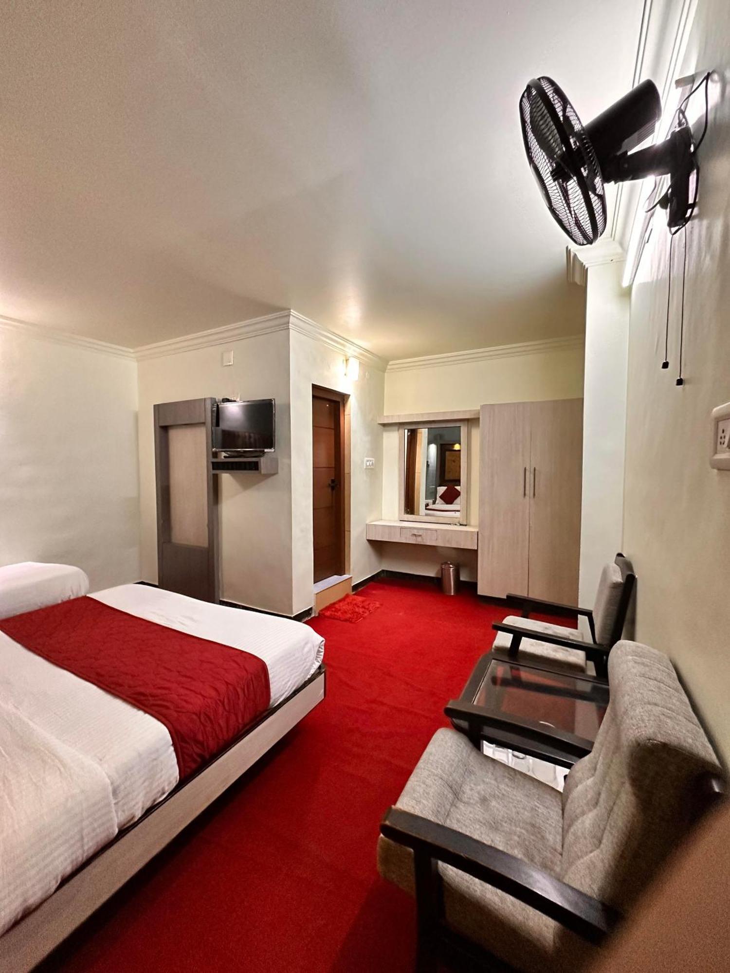 Hotel City Palace Ooty Bagian luar foto