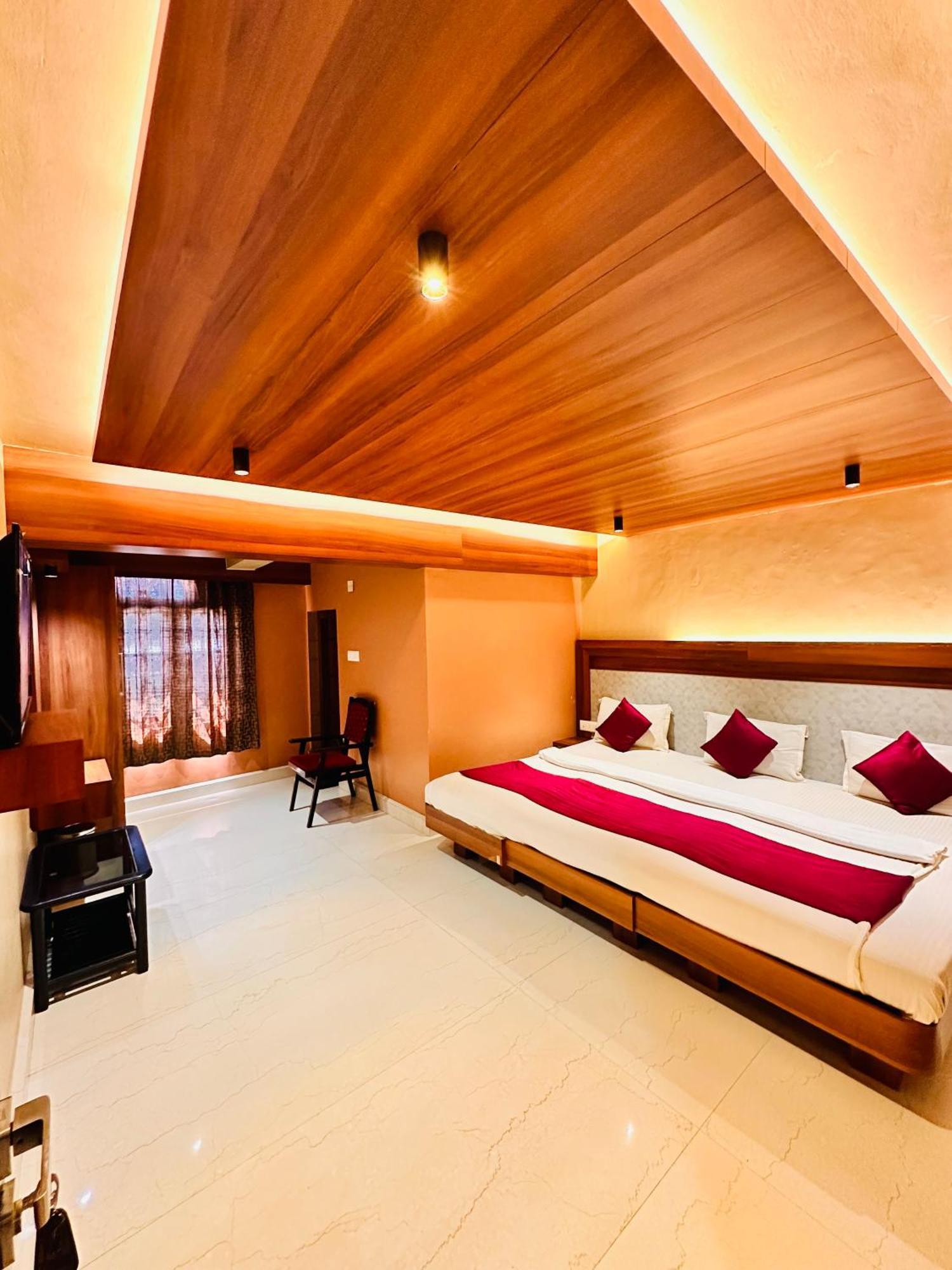 Hotel City Palace Ooty Bagian luar foto