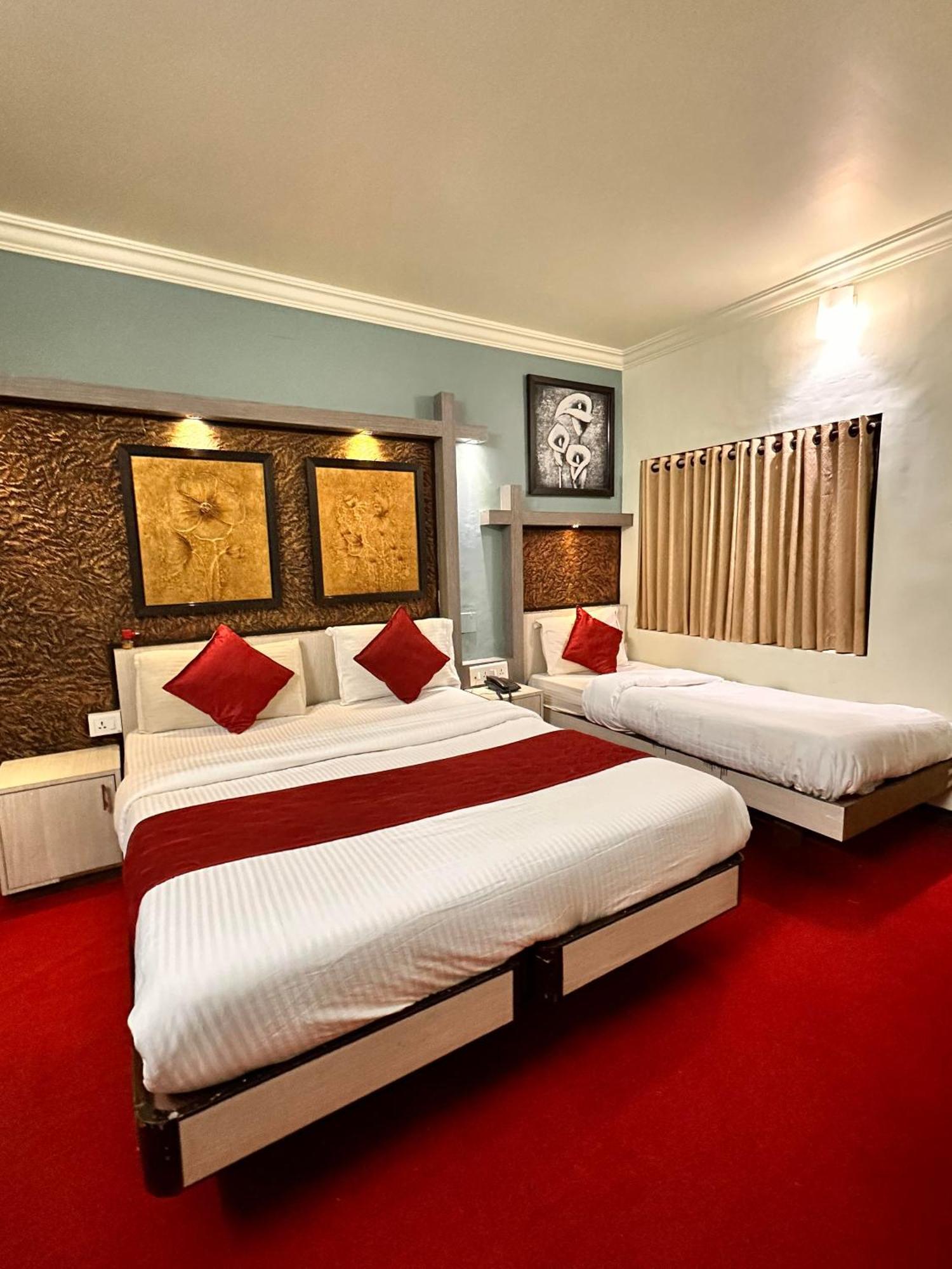 Hotel City Palace Ooty Bagian luar foto