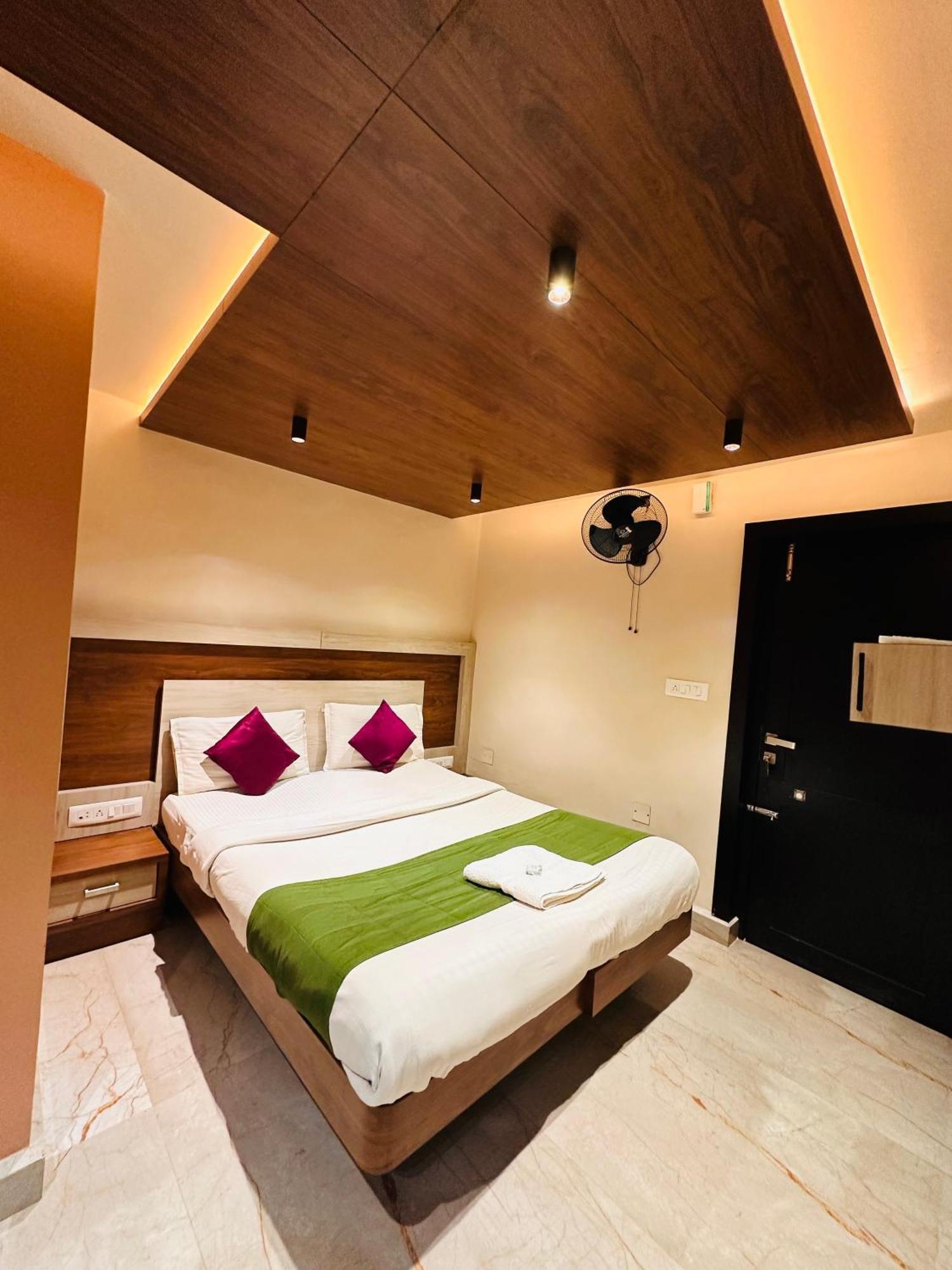 Hotel City Palace Ooty Bagian luar foto