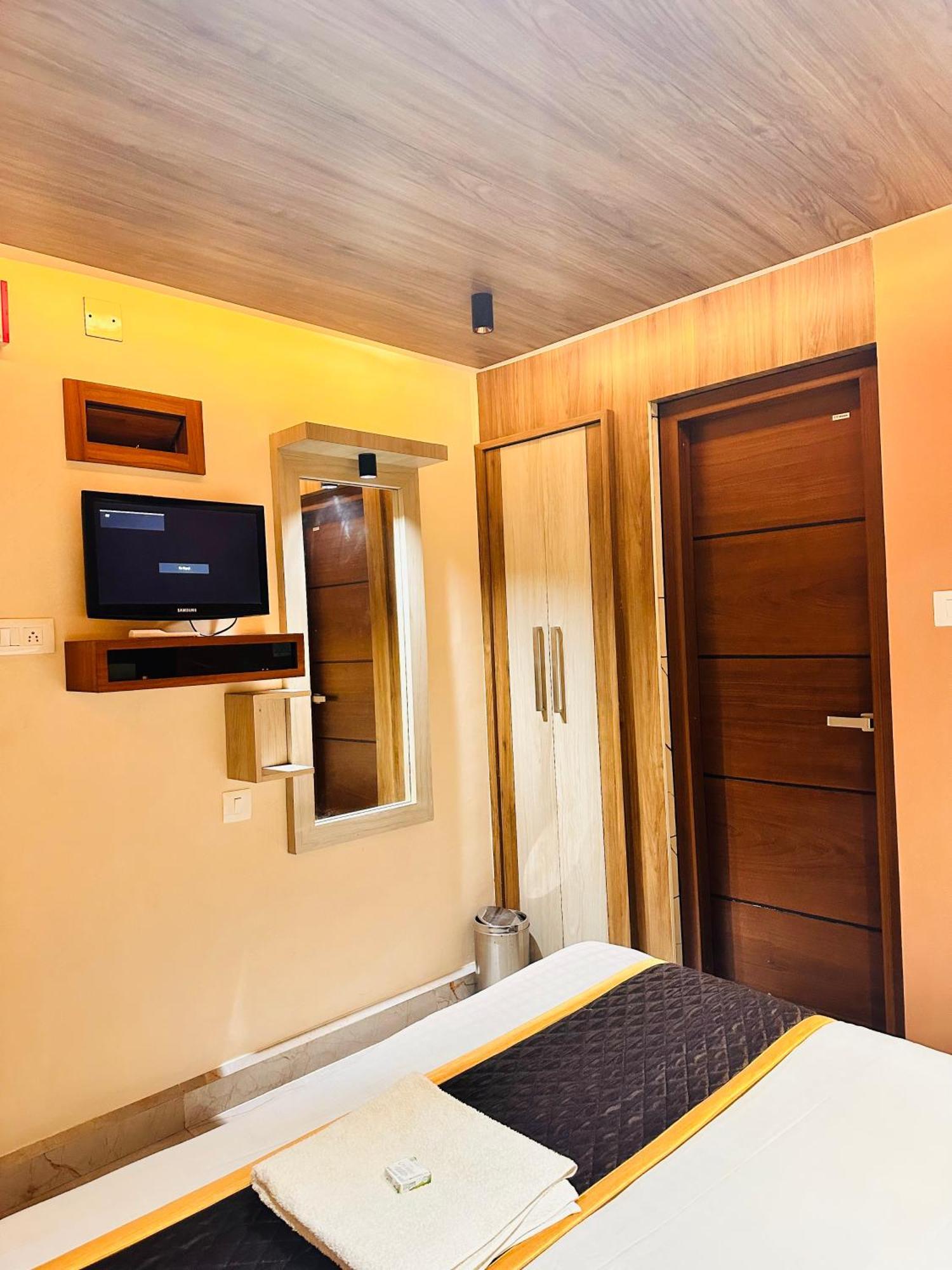 Hotel City Palace Ooty Bagian luar foto